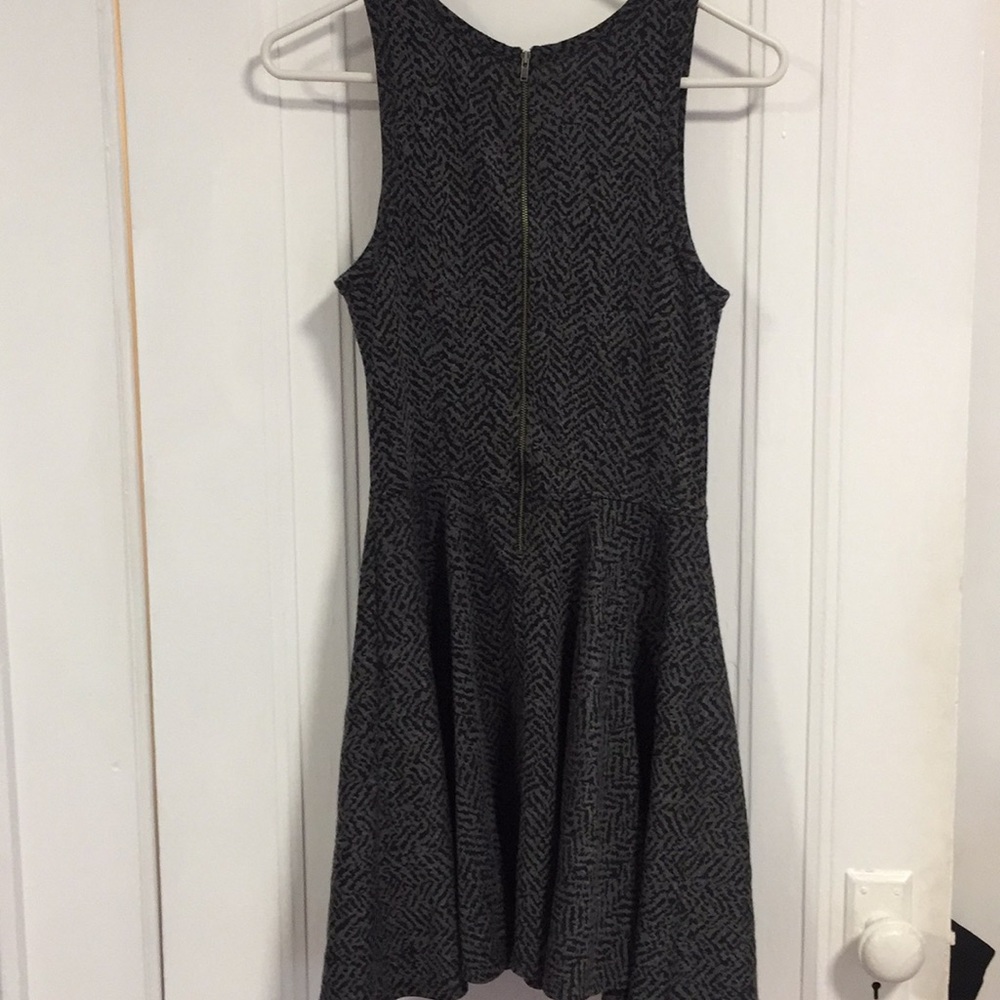 Express Dress - Picture 3 of 4
